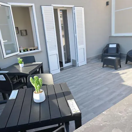 Da 'nfacci ゲストハウス 3*