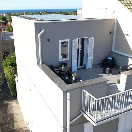 ゲストハウス Da 'nfacci カリーニ