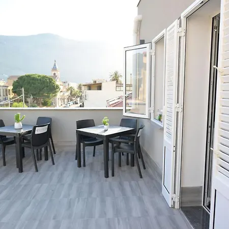 ゲストハウス Da 'nfacci カリーニ